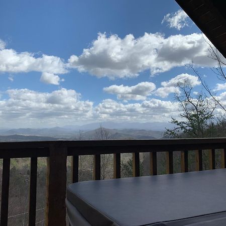 Sevierville Cabin With Private Hot Tub And Fireplace! Esterno foto