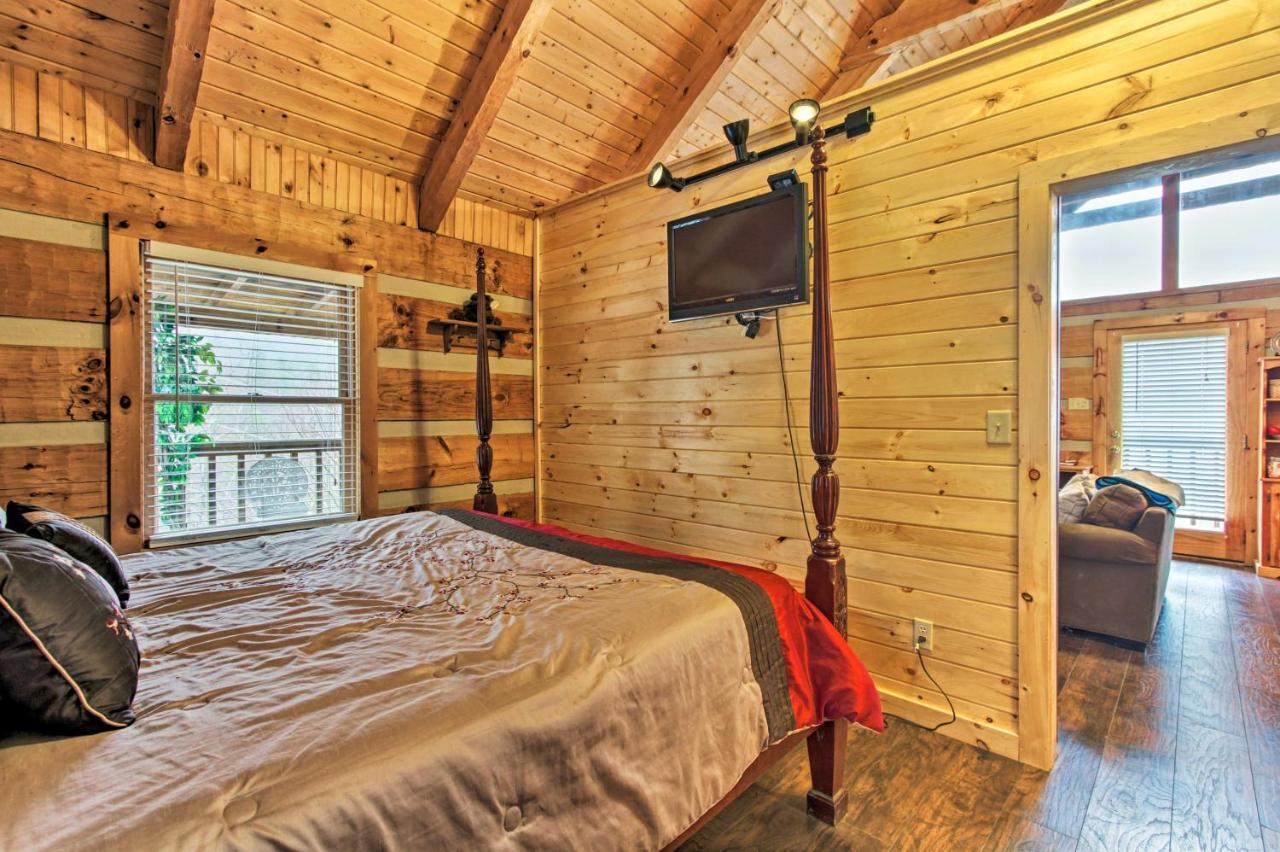 Sevierville Cabin With Private Hot Tub And Fireplace! Esterno foto