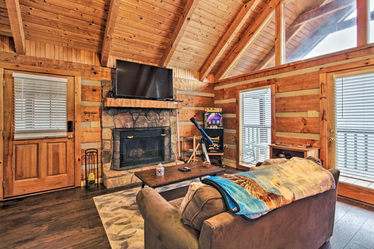 Sevierville Cabin With Private Hot Tub And Fireplace! Esterno foto